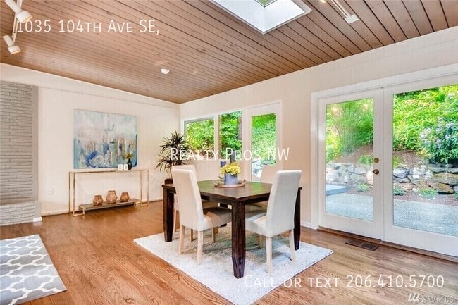 Building Photo - 1035 104th Ave SE