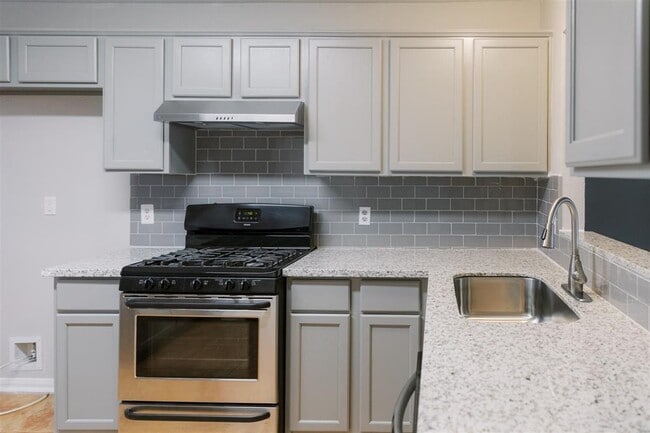 Building Photo - 6510 Larissa Cir
