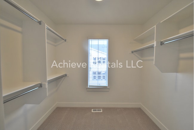 Building Photo - 560 S 1225 W