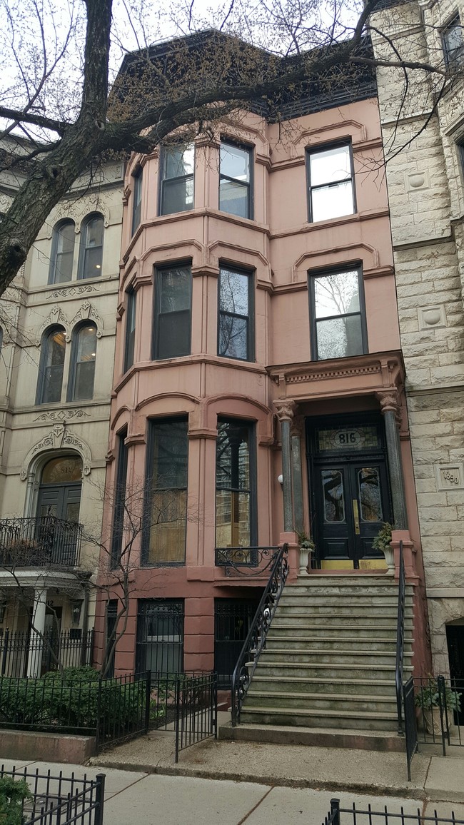 Brownstone Building - 816 N Dearborn St