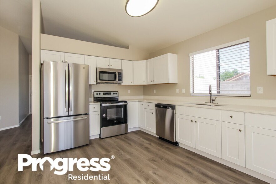 Building Photo - 741 E Monona Dr