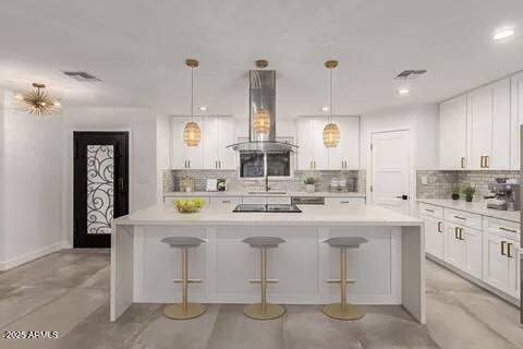 Building Photo - 8737 E Fairmount Ave