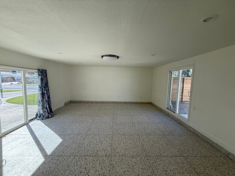 Building Photo - 1662 Sombrero Dr