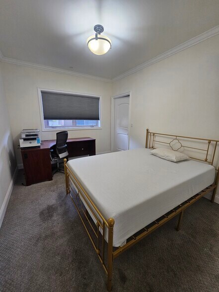 Building Photo - 927 S Wooster St