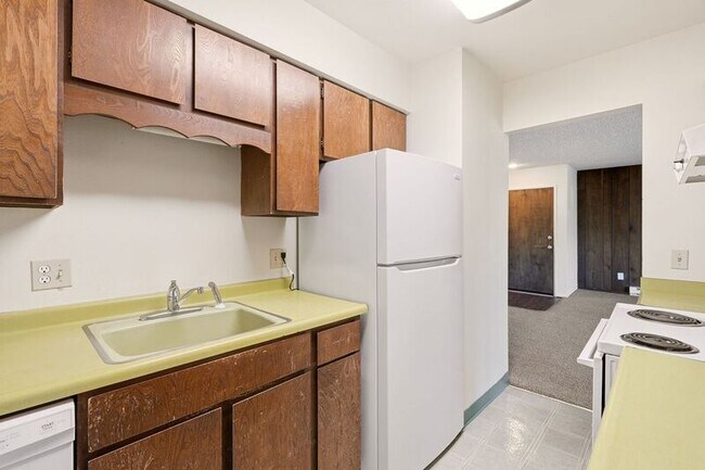 Building Photo - 3102 E 27th Ave