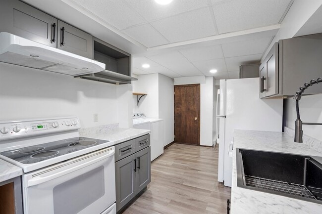 Building Photo - 103 Portsmouth Ave