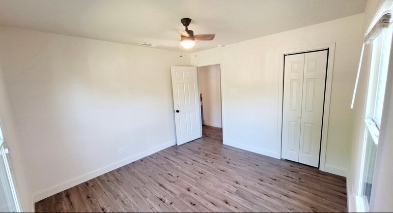 Building Photo - 10622 Sylvia Dr