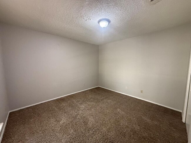 Building Photo - 12812 Tomanet Trail