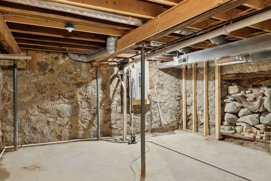 Building Photo - 2532 Eitel Rd