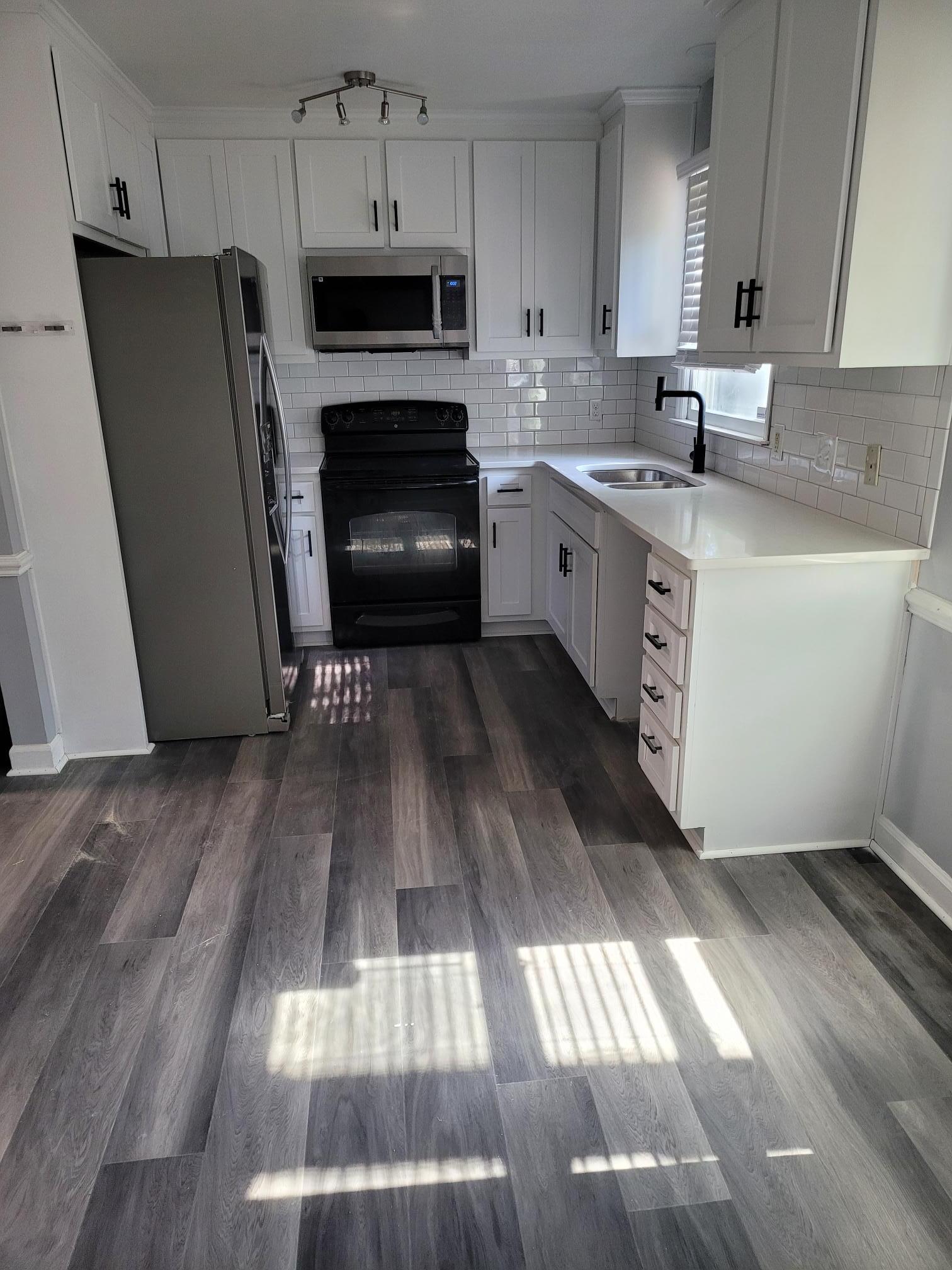 Building Photo - 241 Bridgefield Pl