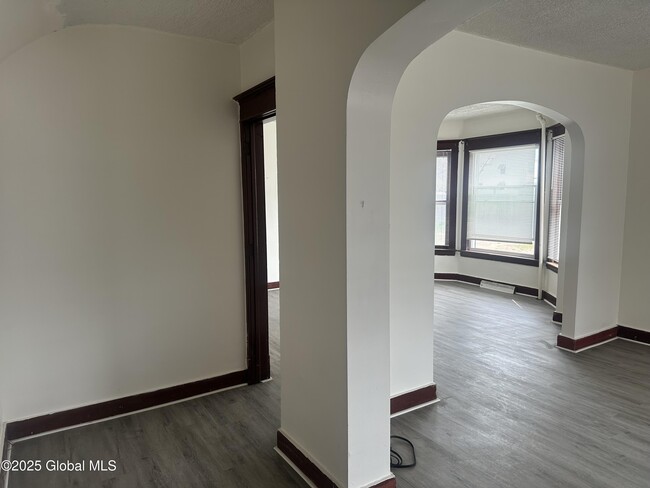 Building Photo - 1326 3rd Ave