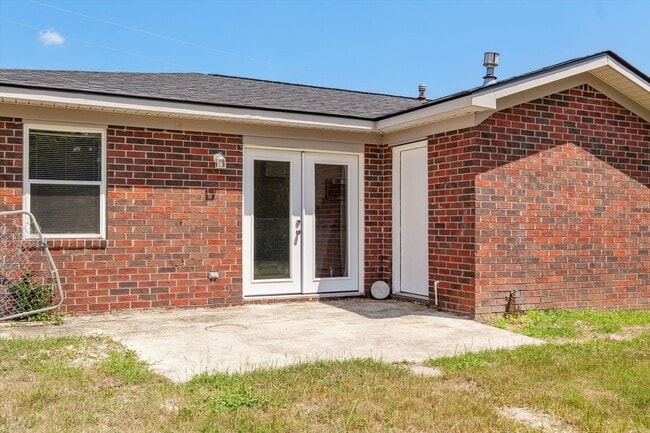 Building Photo - 4221 Cap Chat St