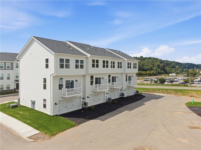 Building Photo - 526 Cooper St