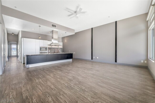 Building Photo - 2775 W Pebble Rd