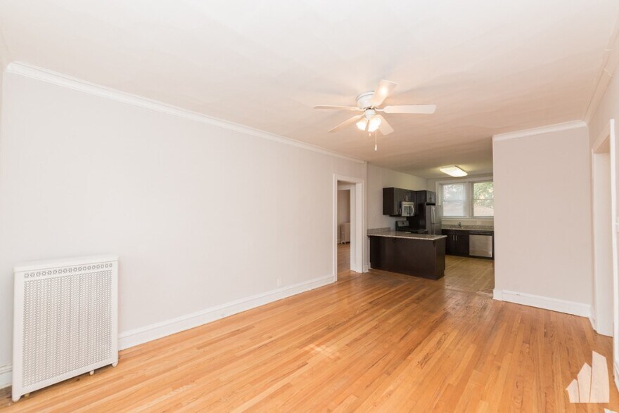 Building Photo - 7440 N Artesian Ave