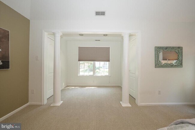 Building Photo - 412 Merion Hill Ln