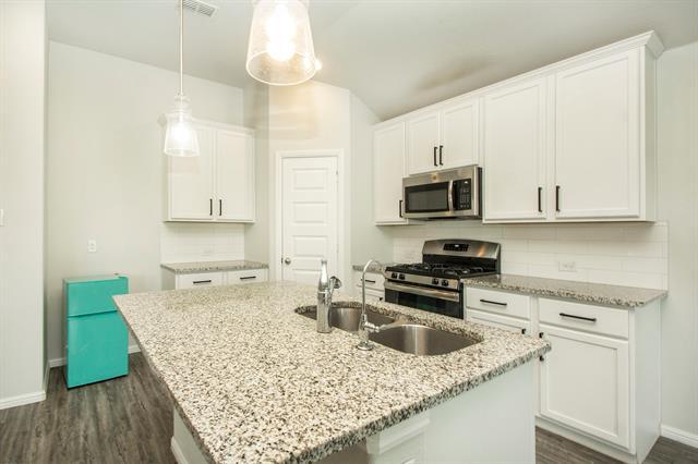Building Photo - 8840 Landergin Mesa Dr