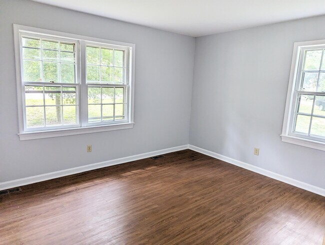 Building Photo - 1214 Cedar Creek Dr