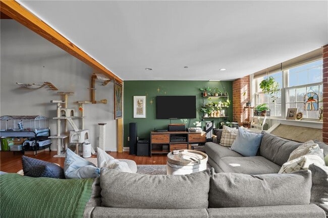 Building Photo - 1 Tupperware Dr