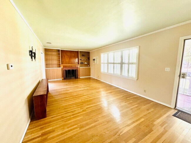 Building Photo - Chino Home for Lease