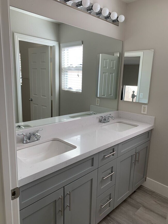 Building Photo - Beautiful Remodeled 2 Story Home in Seven ...