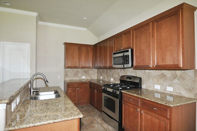 Building Photo - 3521 Twin Pines Dr