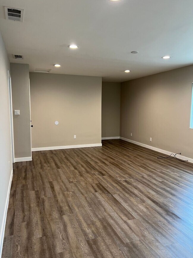 Building Photo - 2806-2810 Partridge Ave