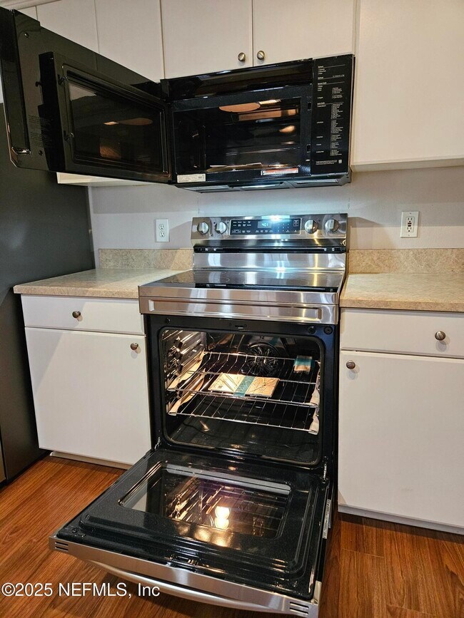 Building Photo - 3591 Kernan Blvd S