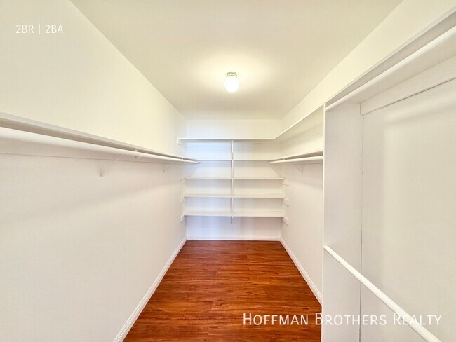 Building Photo - 817 S Shenandoah St