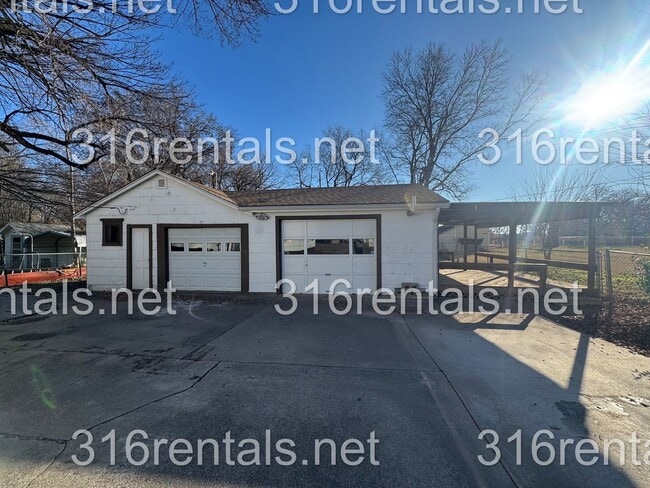 Building Photo - $799 - 2 bed 1 bath - Single Family Home