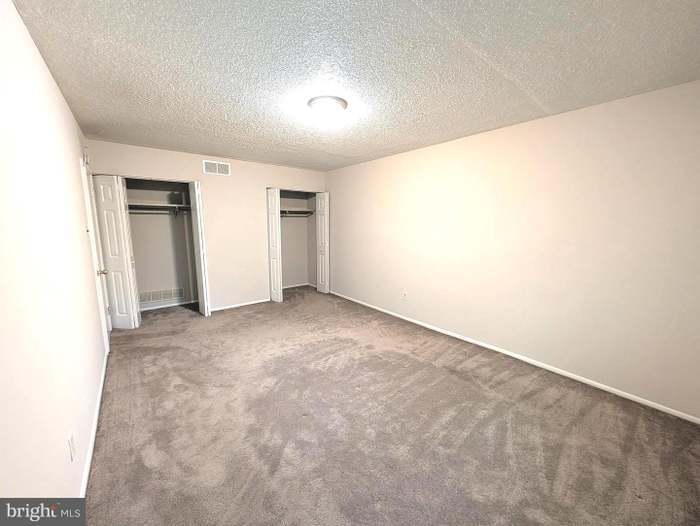 Building Photo - 822A Putnam Blvd