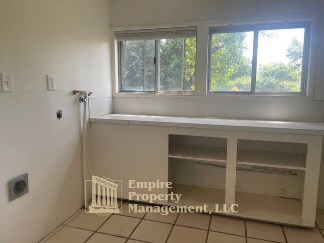 Building Photo - 4950 Barger Dr