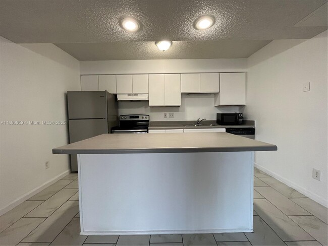 Building Photo - 3985 W McNab Rd