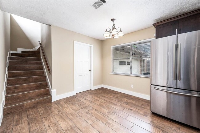Building Photo - 10715 Elmdale Dr