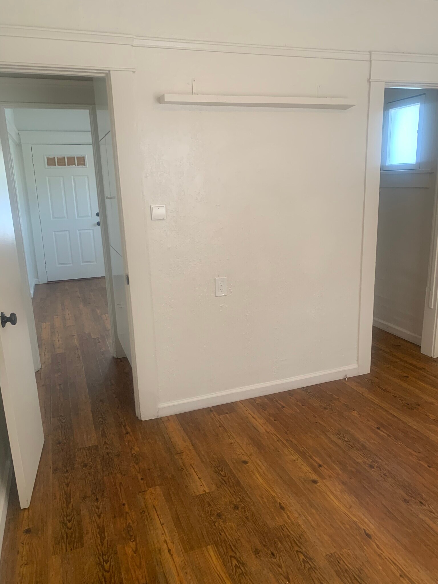 Building Photo - 1033 E 4th St