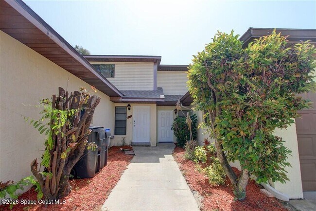 Building Photo - 283 E Towne Pl