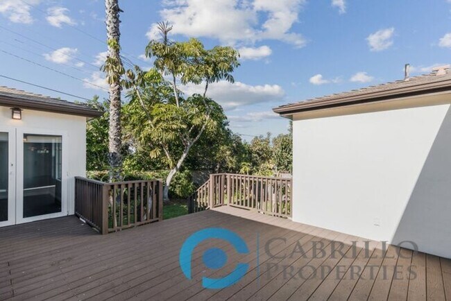 Building Photo - 7940 La Jolla Shores Dr