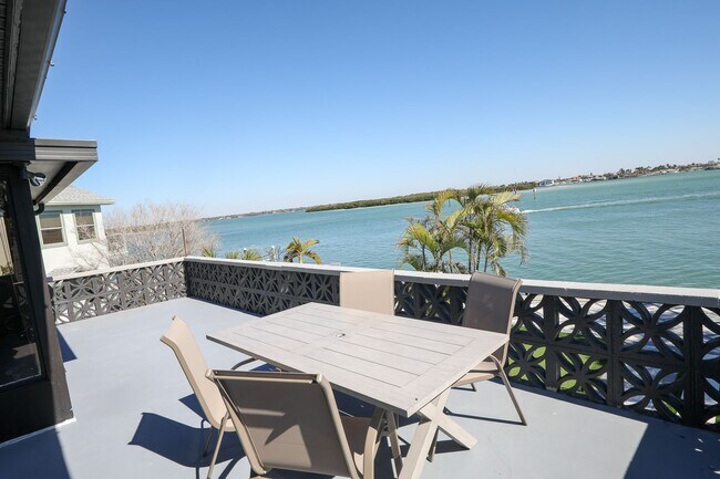 Building Photo - Fully Furnished Luxury Waterfront Unit w/in Walking Distance to the Shopping, Beach, Restaurants,...