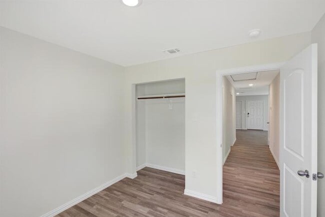 Building Photo - 209 W Avenue A