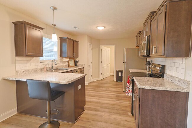 Building Photo - 6909 Candlewood Dr