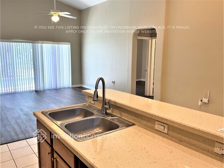 Building Photo - 102 Vine Dr