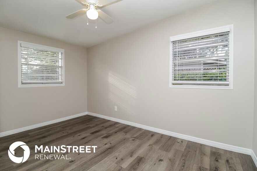 Building Photo - 950 Lormann Cir