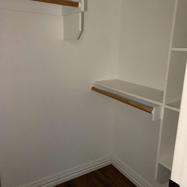 Building Photo - 409 Maple Row