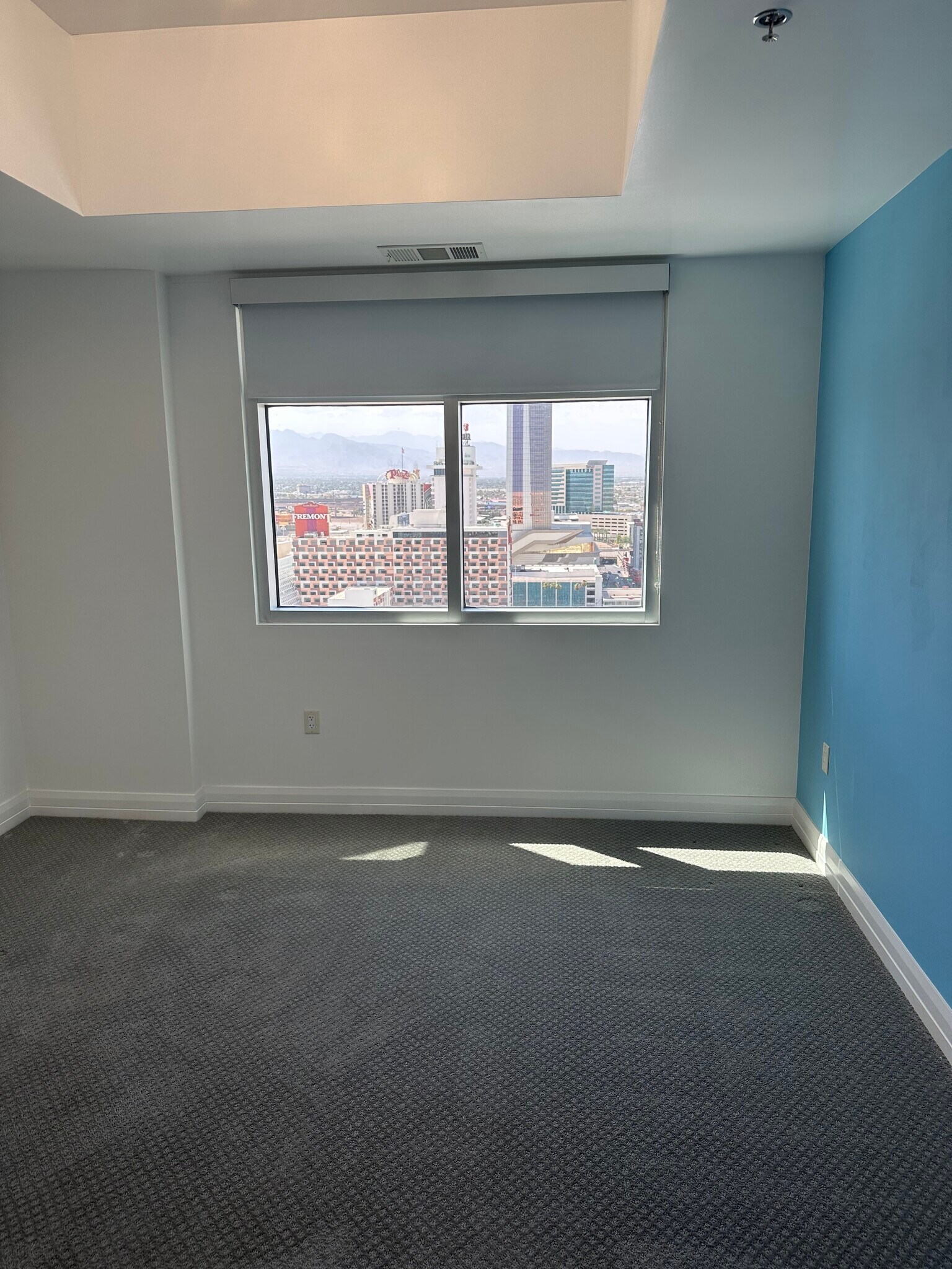 Building Photo - 150 Las Vegas Blvd N