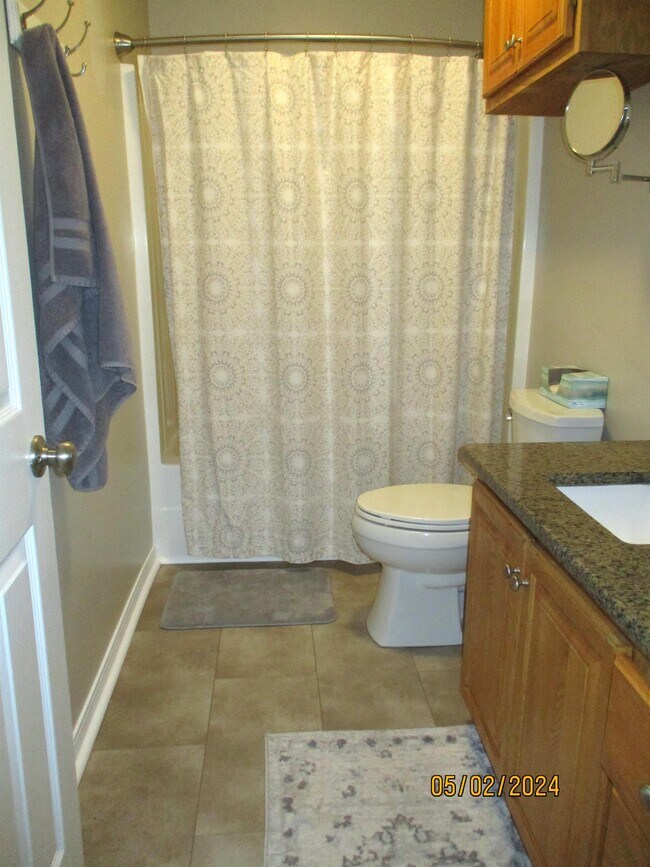 Building Photo - 292 Grandview Ave