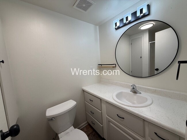Building Photo - Charming Duplex Living – 3BR/2BA + Bonus Room & Garage