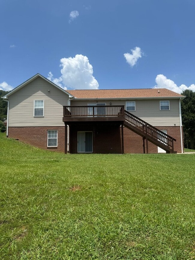 Building Photo - 2032 Bill Hicks Dr