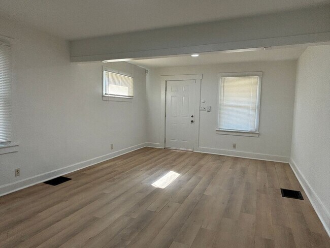 Building Photo - 2617 Shriver Ave