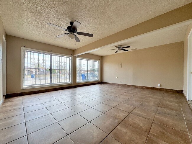 Building Photo - Northeast El Paso 3 Bed Refrig A/C with Pool!
