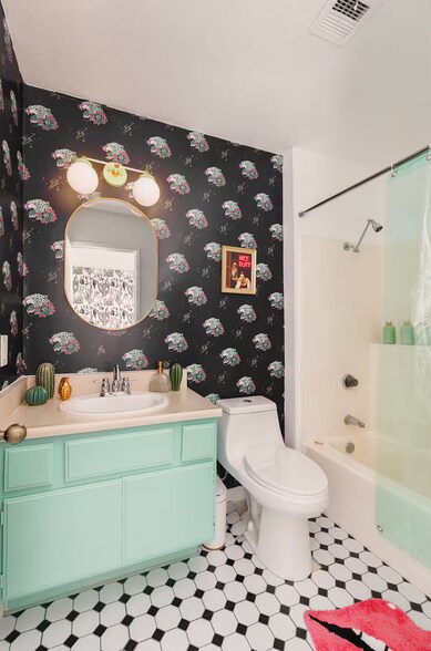 Building Photo - 467 S Calle El Segundo